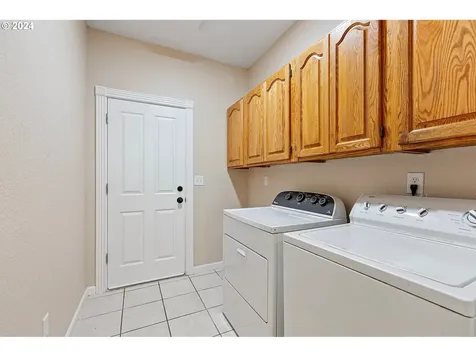 626 S 73rd Street Springfield OR 97478