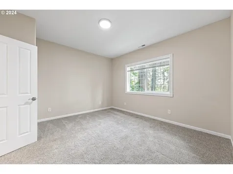 626 S 73rd Street Springfield OR 97478