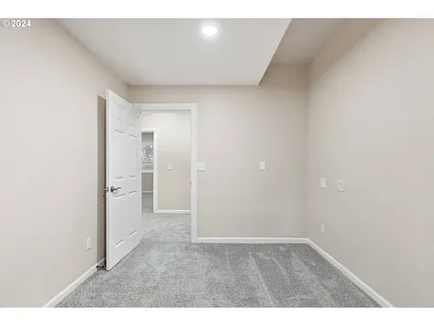626 S 73rd Street Springfield OR 97478
