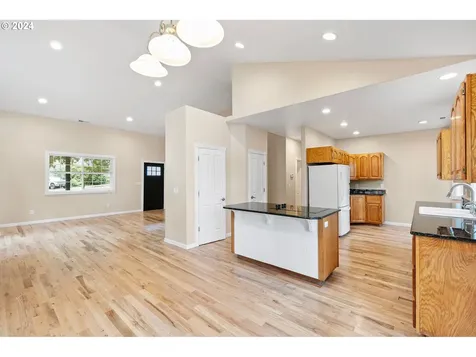 626 S 73rd Street Springfield OR 97478