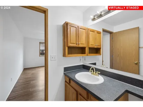 15806 NE 76th Street Vancouver WA 98682
