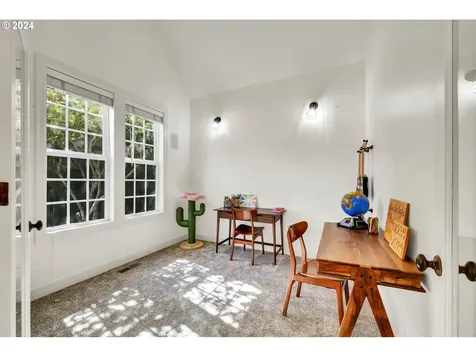 1133 Skylark Lane Eugene OR 97401