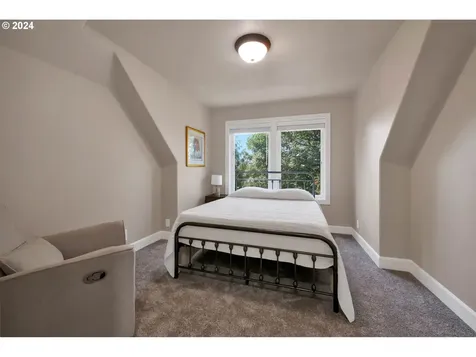 1133 Skylark Lane Eugene OR 97401