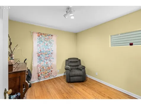 2304 Se 51st Avenue Portland OR 97215