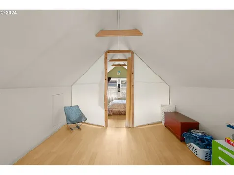 2304 Se 51st Avenue Portland OR 97215