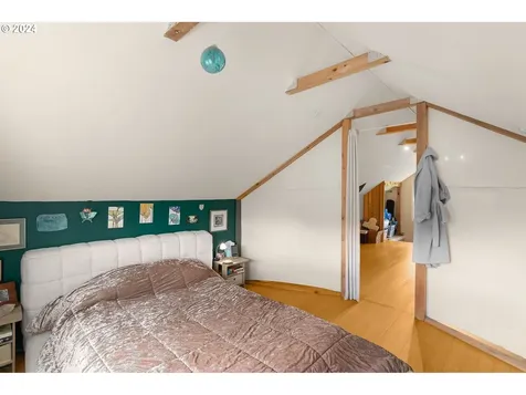 2304 Se 51st Avenue Portland OR 97215