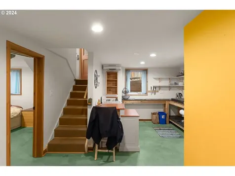 2304 Se 51st Avenue Portland OR 97215
