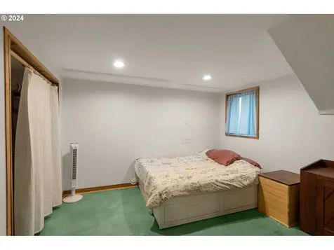 2304 Se 51st Avenue Portland OR 97215
