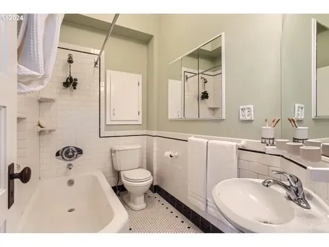 5135 NE 24th Avenue Portland OR 97211