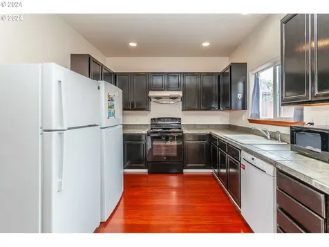 10011 Se Insley Street Portland OR 97266