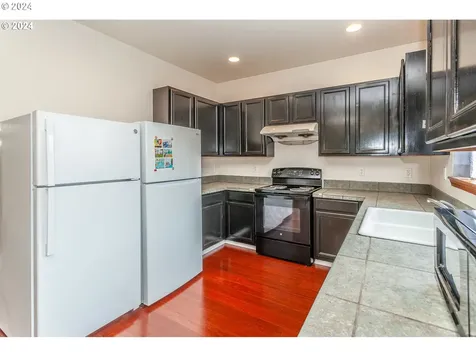 10011 Se Insley Street Portland OR 97266