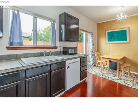 10011 Se Insley Street Portland OR 97266