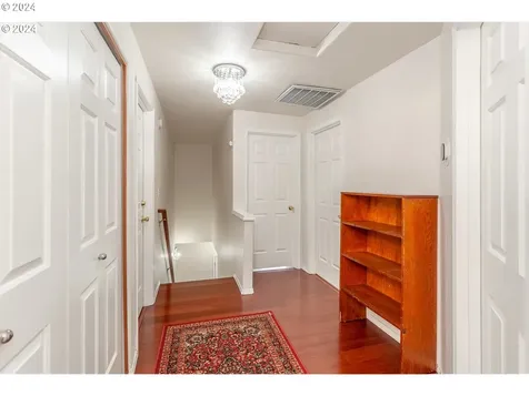 10011 Se Insley Street Portland OR 97266