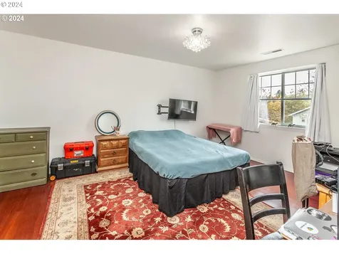 10011 Se Insley Street Portland OR 97266