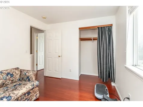 10011 Se Insley Street Portland OR 97266