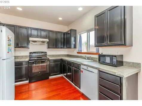 10011 Se Insley Street Portland OR 97266