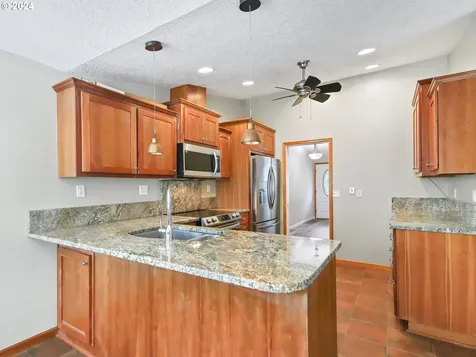 4027 SW 13th Court Gresham OR 97080