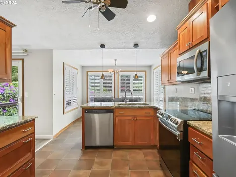 4027 SW 13th Court Gresham OR 97080