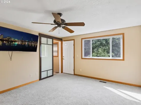 4027 SW 13th Court Gresham OR 97080