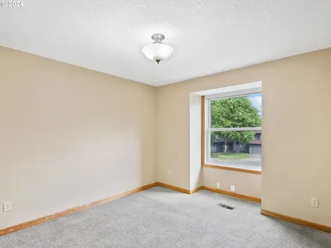 4027 SW 13th Court Gresham OR 97080