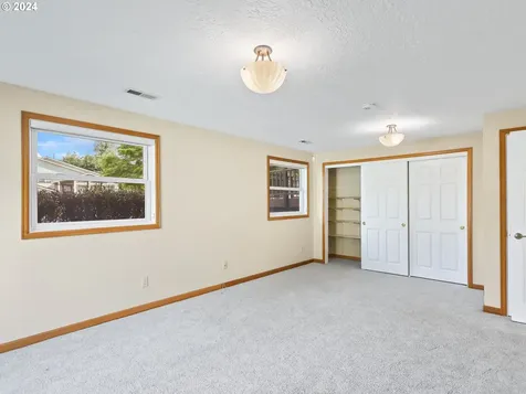 4027 SW 13th Court Gresham OR 97080