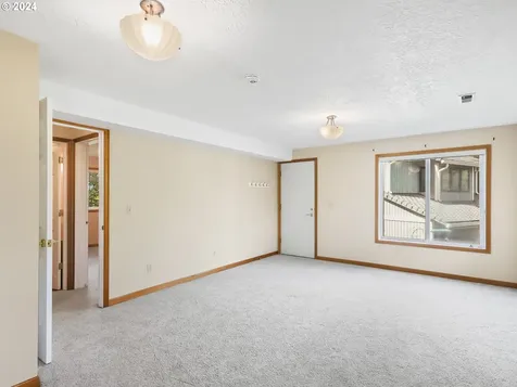 4027 SW 13th Court Gresham OR 97080