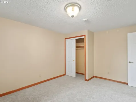 4027 SW 13th Court Gresham OR 97080