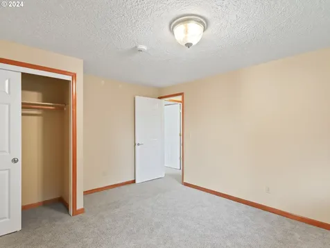 4027 SW 13th Court Gresham OR 97080