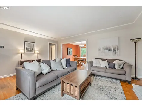 7824 Sw 5th Avenue Portland OR 97219