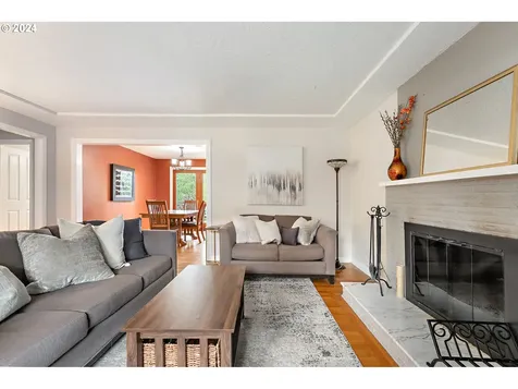 7824 Sw 5th Avenue Portland OR 97219