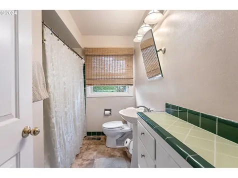 7824 Sw 5th Avenue Portland OR 97219