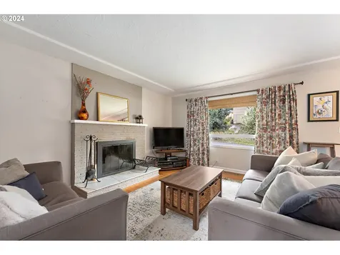 7824 Sw 5th Avenue Portland OR 97219