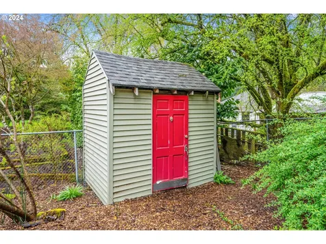 7824 Sw 5th Avenue Portland OR 97219
