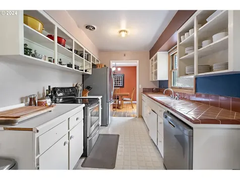 7824 Sw 5th Avenue Portland OR 97219