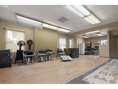 6055 E Burnside Street Portland OR 97215