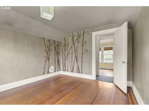 6055 E Burnside Street Portland OR 97215