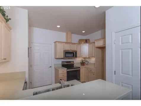 1591 37th Street Florence OR 97439