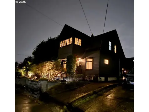 3128 SE 51st Avenue Portland OR 97206