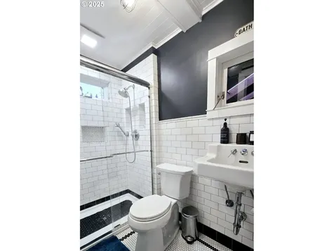 3128 SE 51st Avenue Portland OR 97206