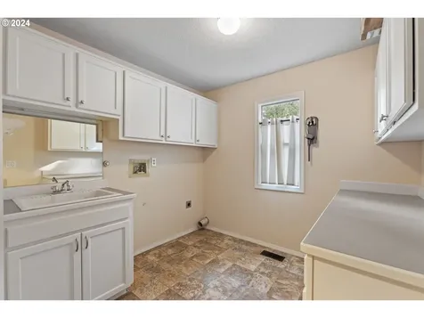 10290 SW Gull Place Beaverton OR 97007