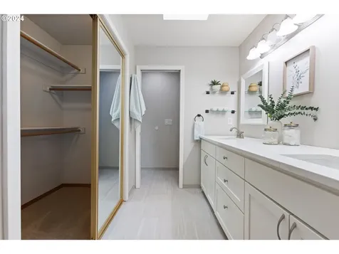 10290 SW Gull Place Beaverton OR 97007