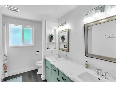 1410 W 28th Place Eugene OR 97405