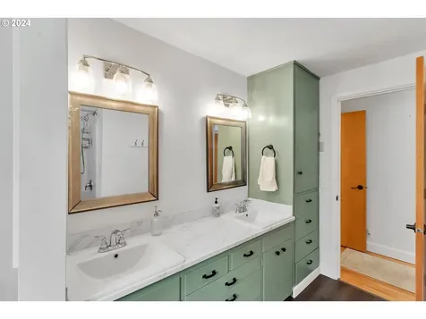 1410 W 28th Place Eugene OR 97405