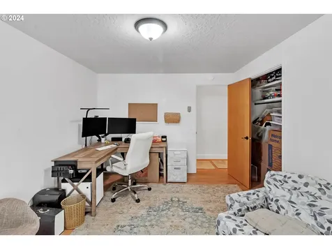 1410 W 28th Place Eugene OR 97405