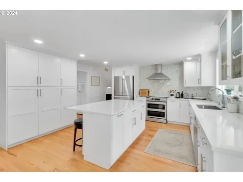 1410 W 28th Place Eugene OR 97405