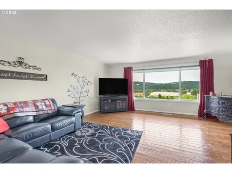42065 Nw Lodge Road Banks OR 97106