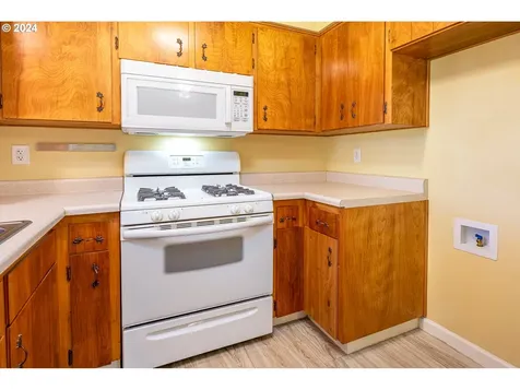 425 Colt Drive Eugene OR 97401