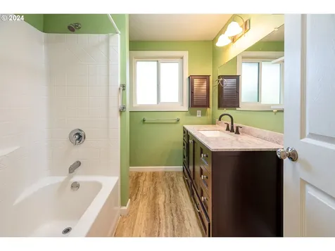 425 Colt Drive Eugene OR 97401
