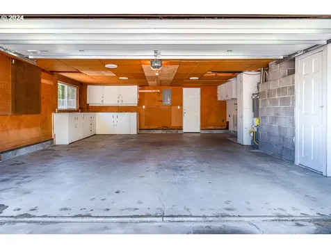 425 Colt Drive Eugene OR 97401