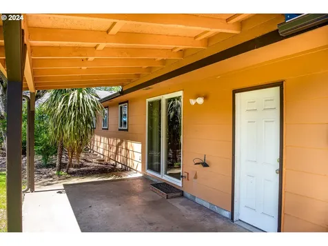 425 Colt Drive Eugene OR 97401